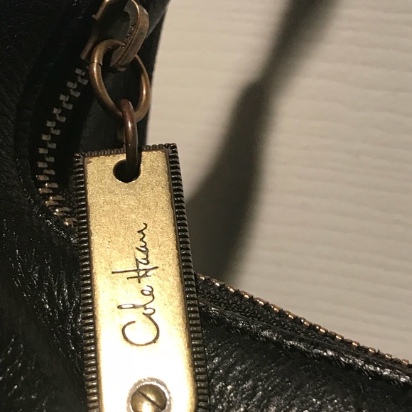 Vintage Cole Haan Black Leather Shoulder GUC - Picture 4 of 7